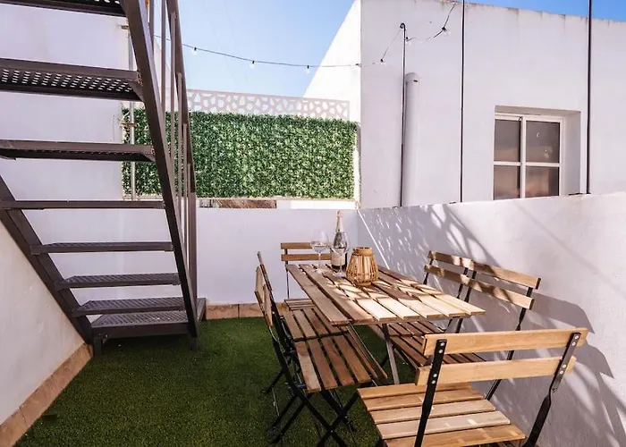 The Secret To A Great Stay In Seville * 1\' Giralda