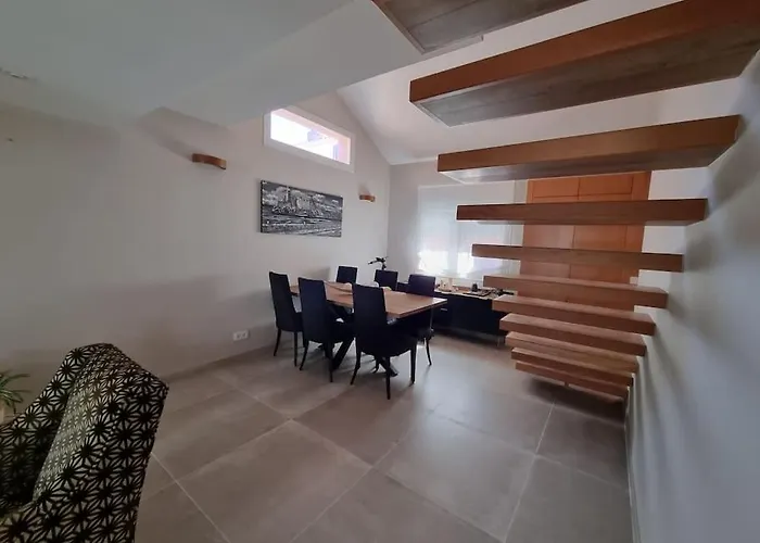 Casa Familiar En Sevilla Este