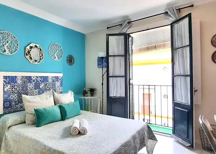 Budget And Cute Rooms With Balcony Sevilla Center