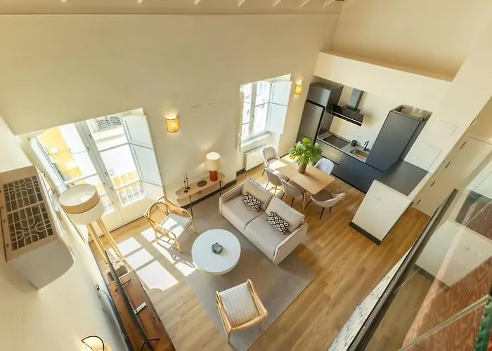 Pasaje Mallol Central Duplex By Valcambre