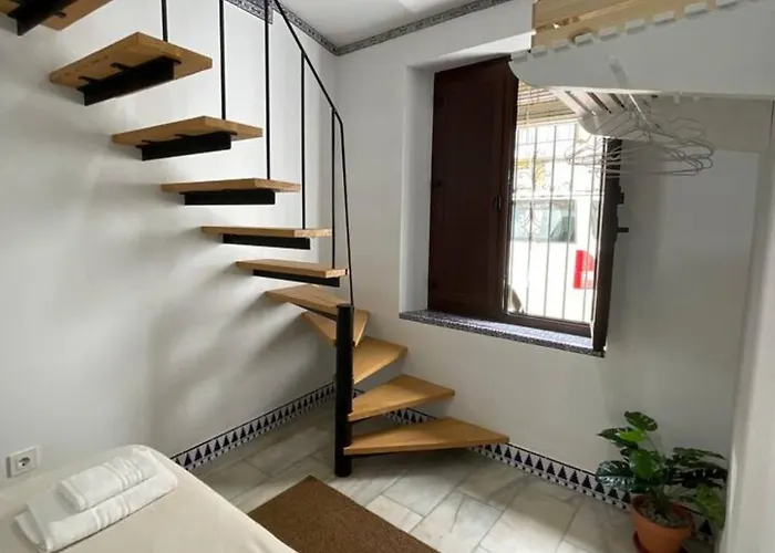 Estudio Con Encanto En El Corazon De Triana