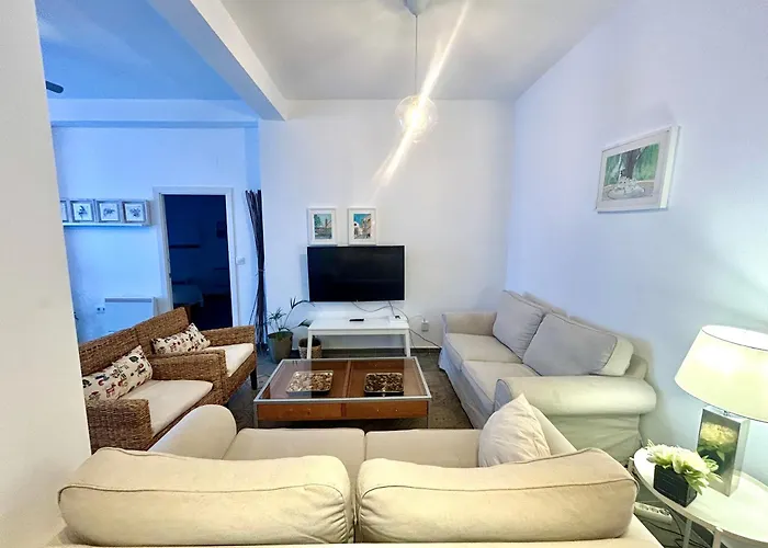 Acogedor Apt 8Pax 4Bdr 2Bth - Cozyhomesevilla1