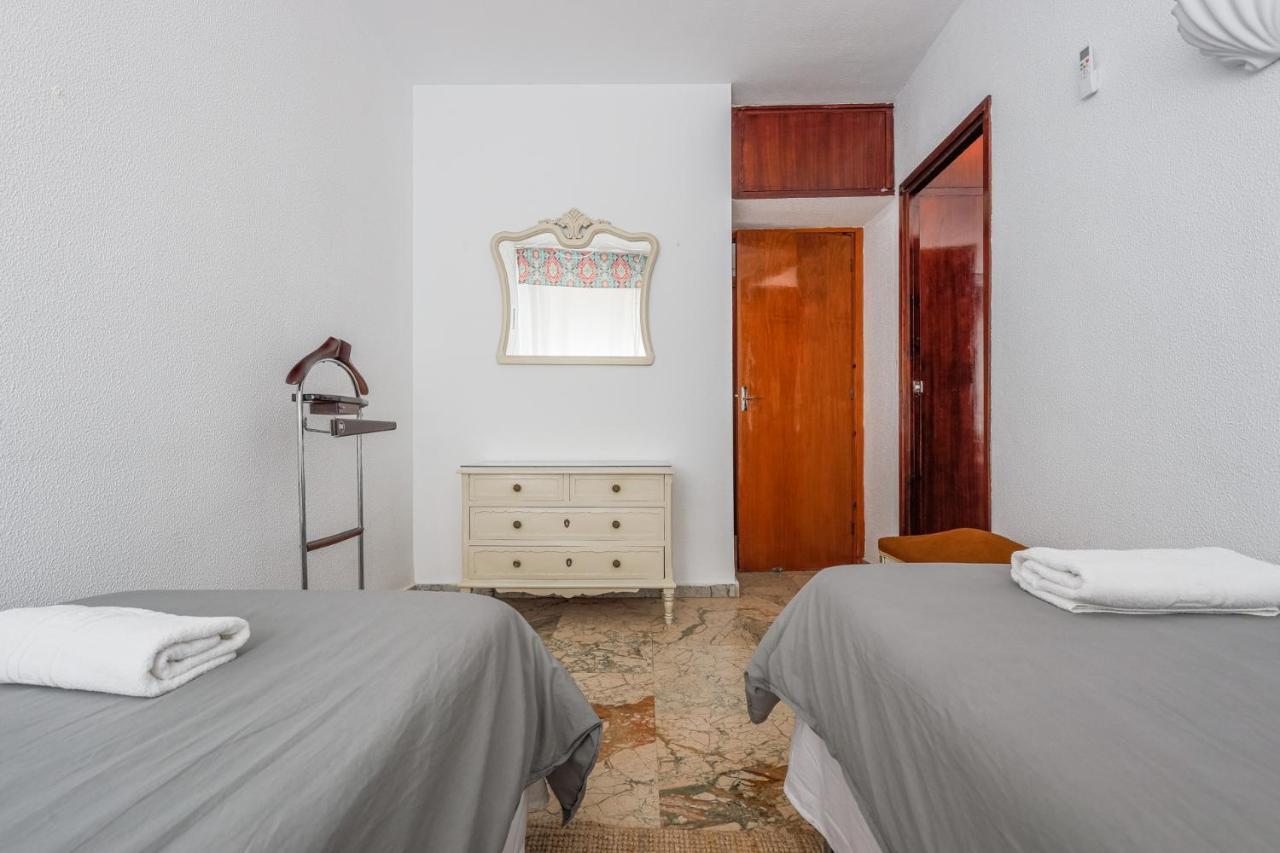 Puerta De Carmona Apartment