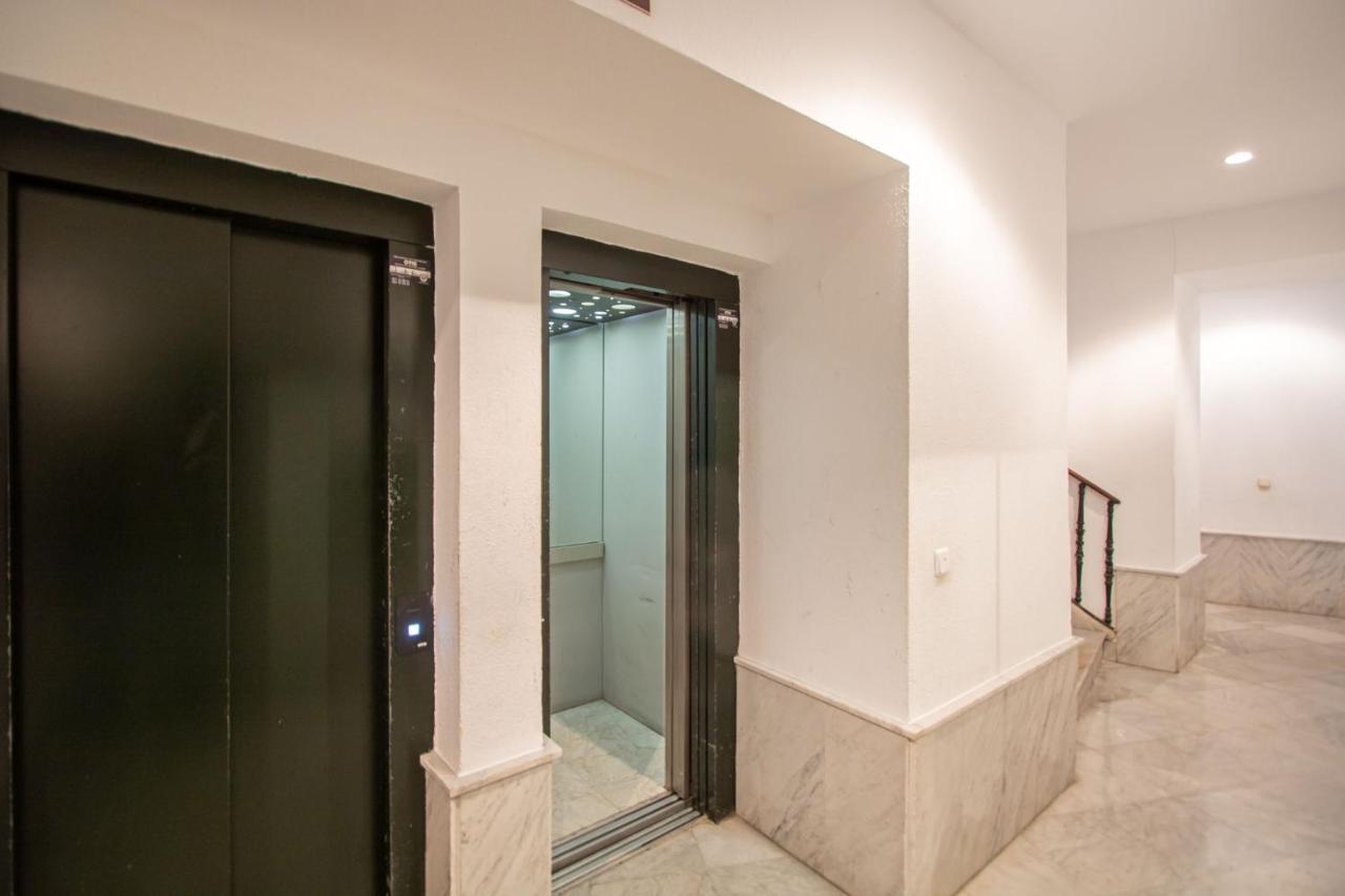 Escapada Romantica, 2 Pax, Centro Historico * Seville