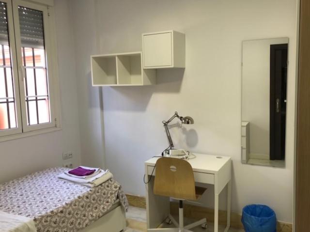 Apartment Colegio Mayor Careu - Women Only - Community Seville