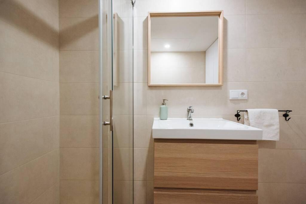 Hostly Sol 2bdr Flat With Patio In Center