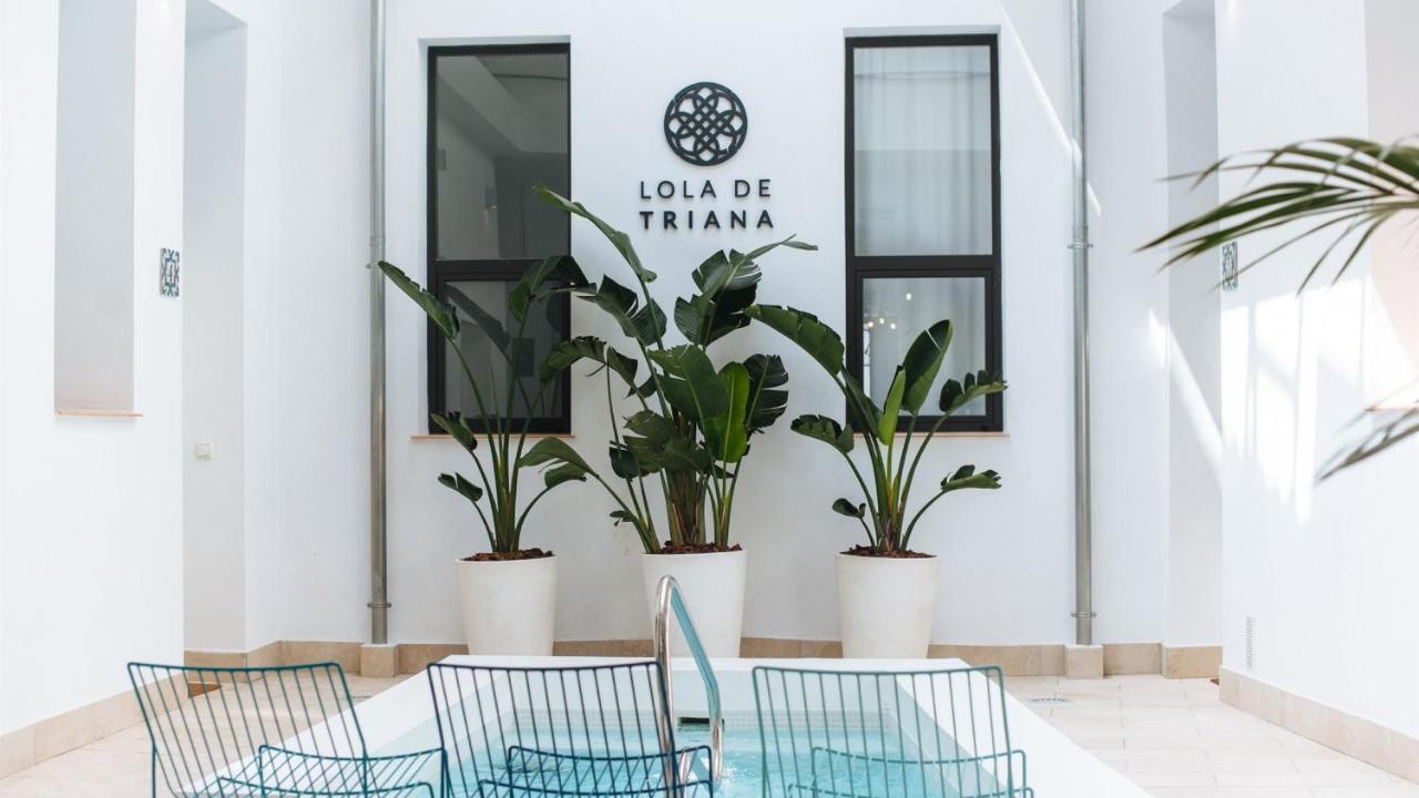 Lola De Triana * Seville