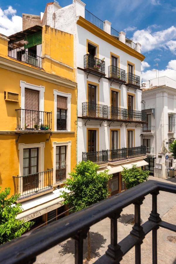 Cathedral Luxury Studio, Swimming Pool And Cathedral Views Apartment Seville