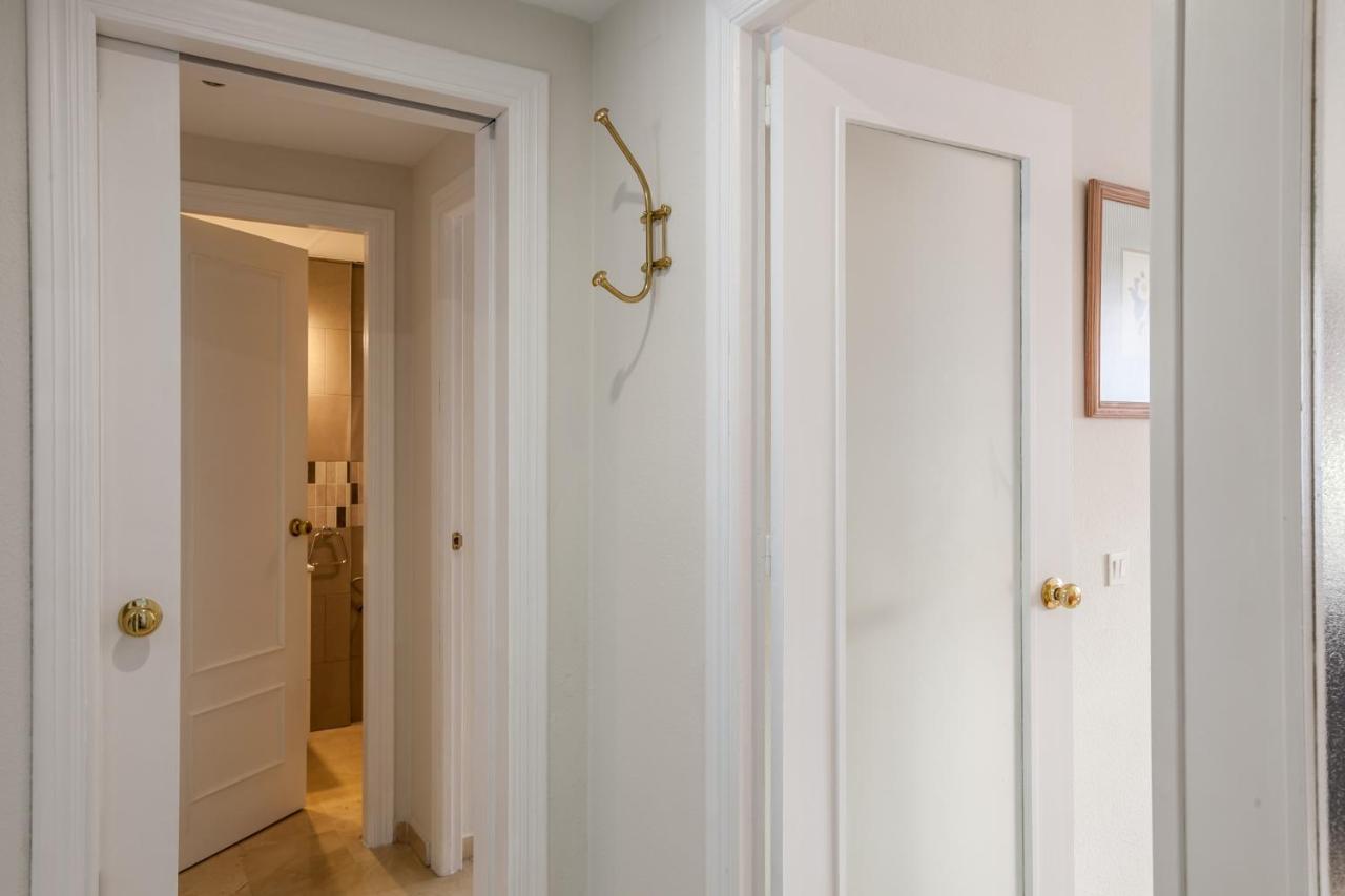 Cerca Del Alcazar Con Garaje Privado Apartment Seville