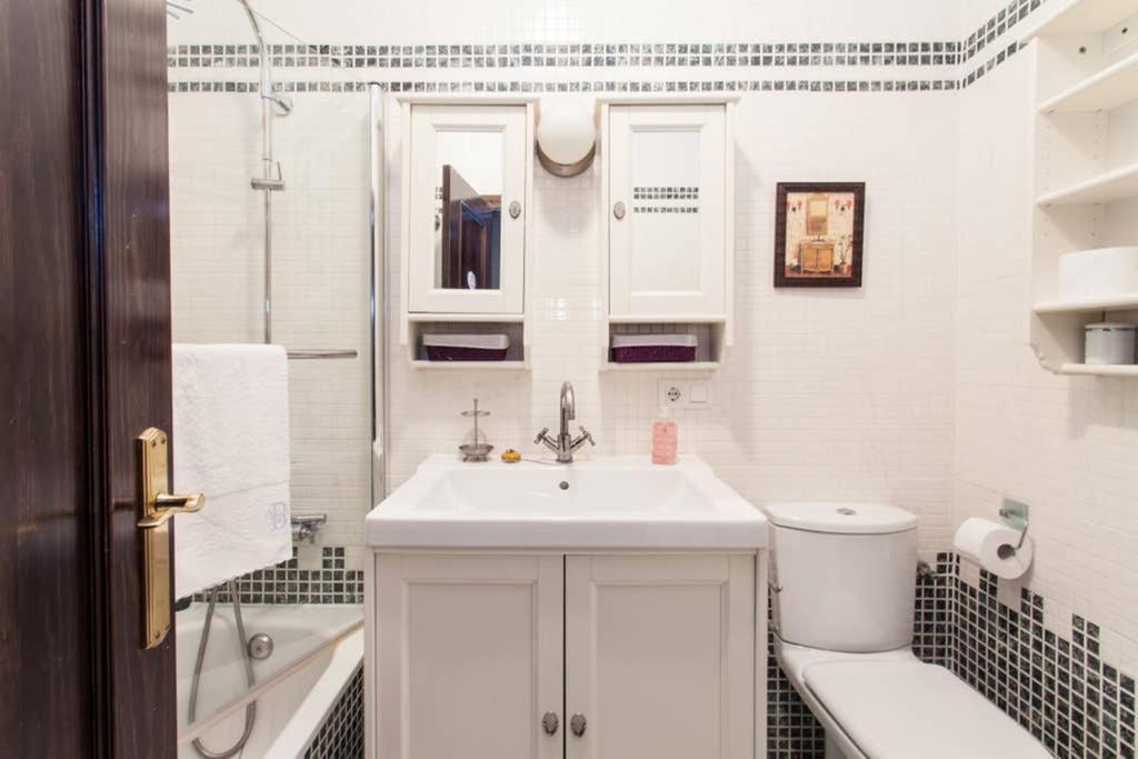 Apartment Alfareria Seville