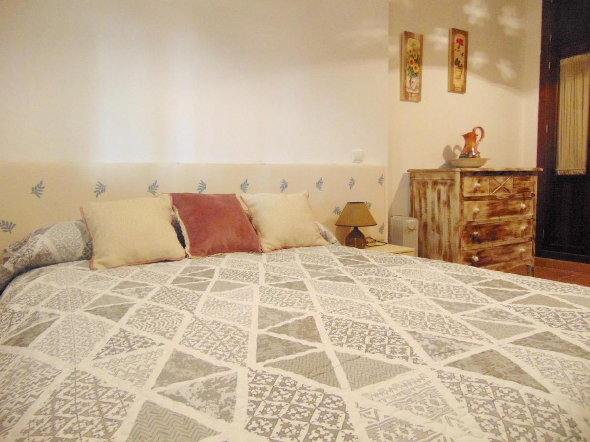 4 Bedrooms House With Enclosed Garden And Wifi At Sanlucar La Mayor Holiday home *