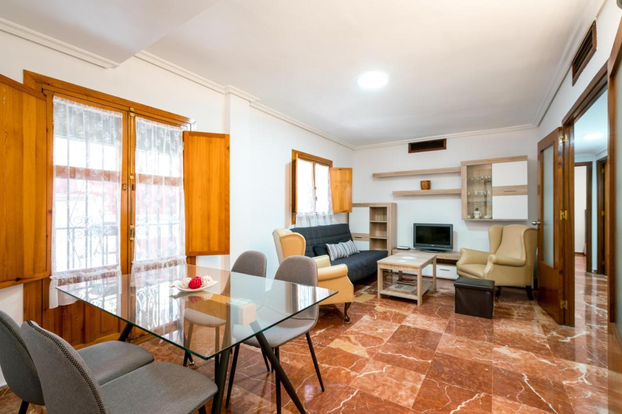 Holi-rent Estrella Apartment Seville