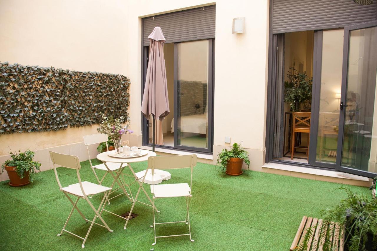 Guzman El Bueno Apartment