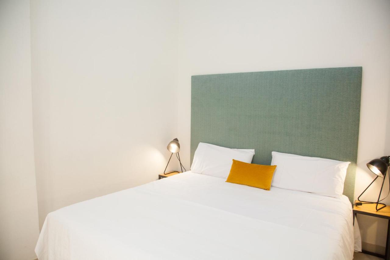 Guzman El Bueno Apartment *