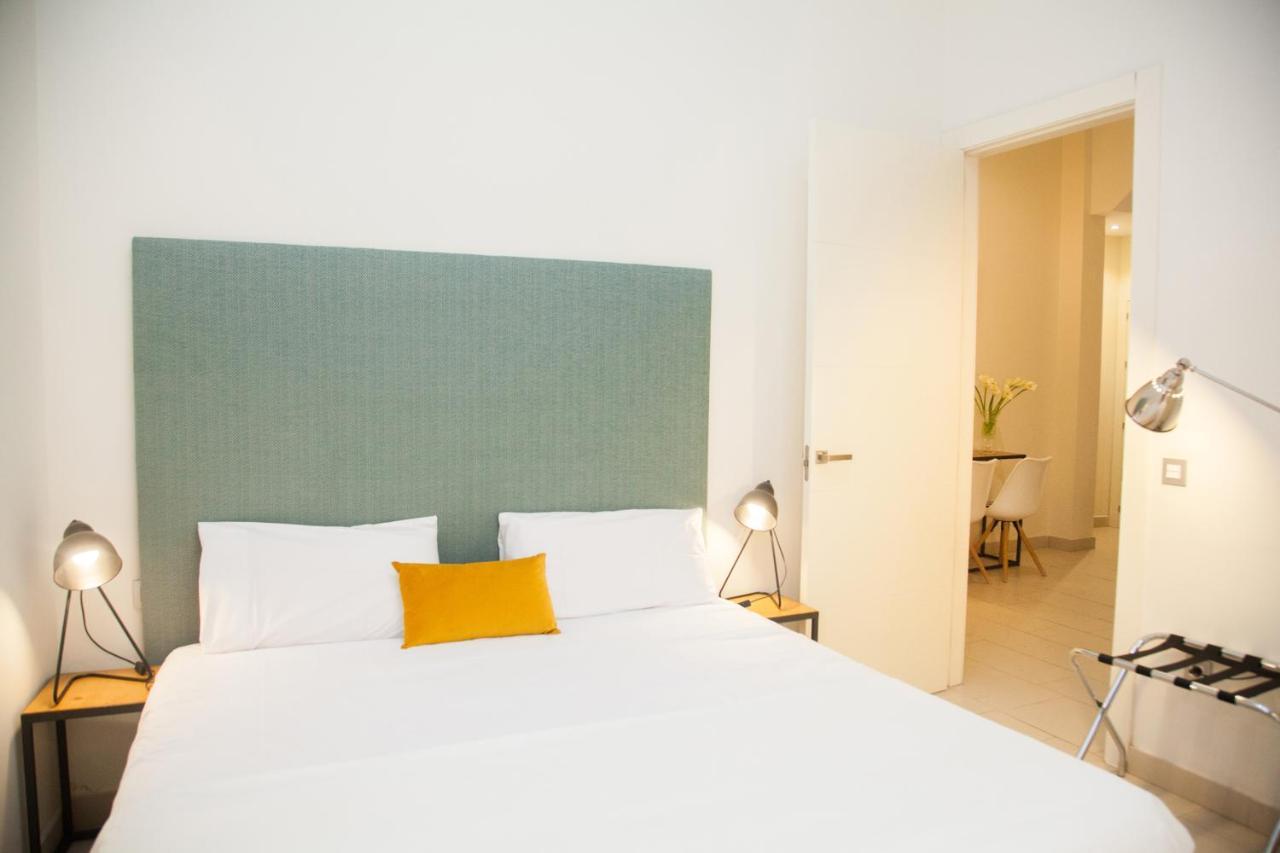 Guzman El Bueno Apartment