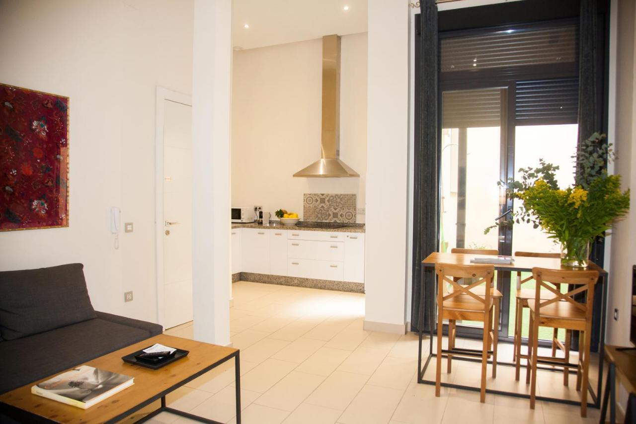Guzman El Bueno Apartment