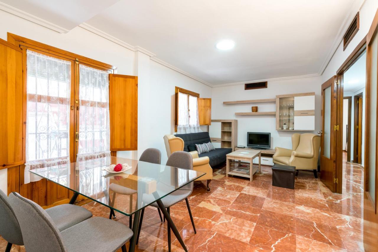 Holi-rent Estrella Apartment Seville