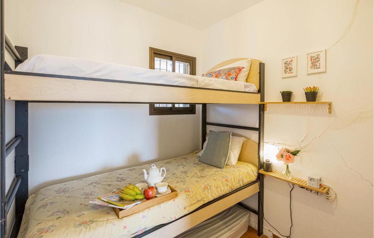 Holiday home Awesome In With 4 Bedrooms, Wifi And Outdoor Swimming Pool