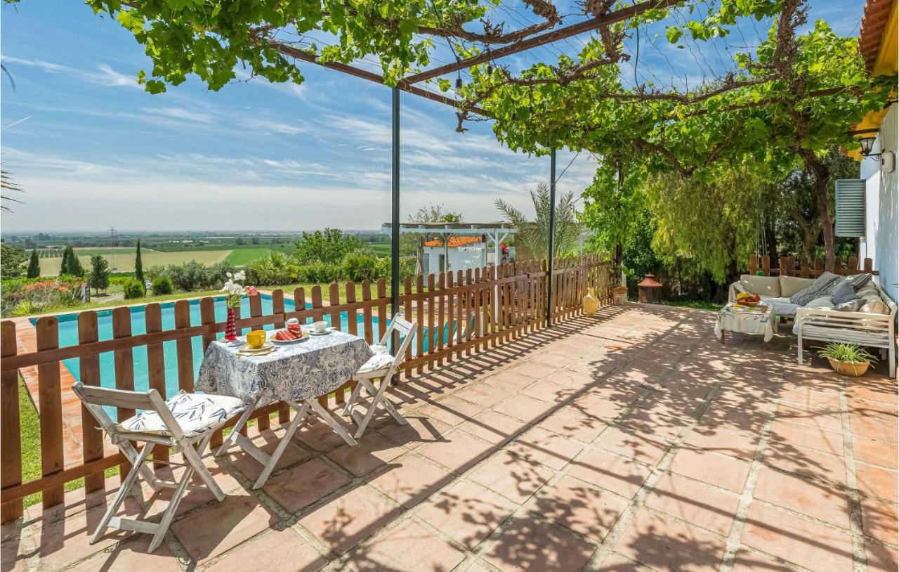 Awesome In With 4 Bedrooms, Wifi And Outdoor Swimming Pool Holiday home Seville