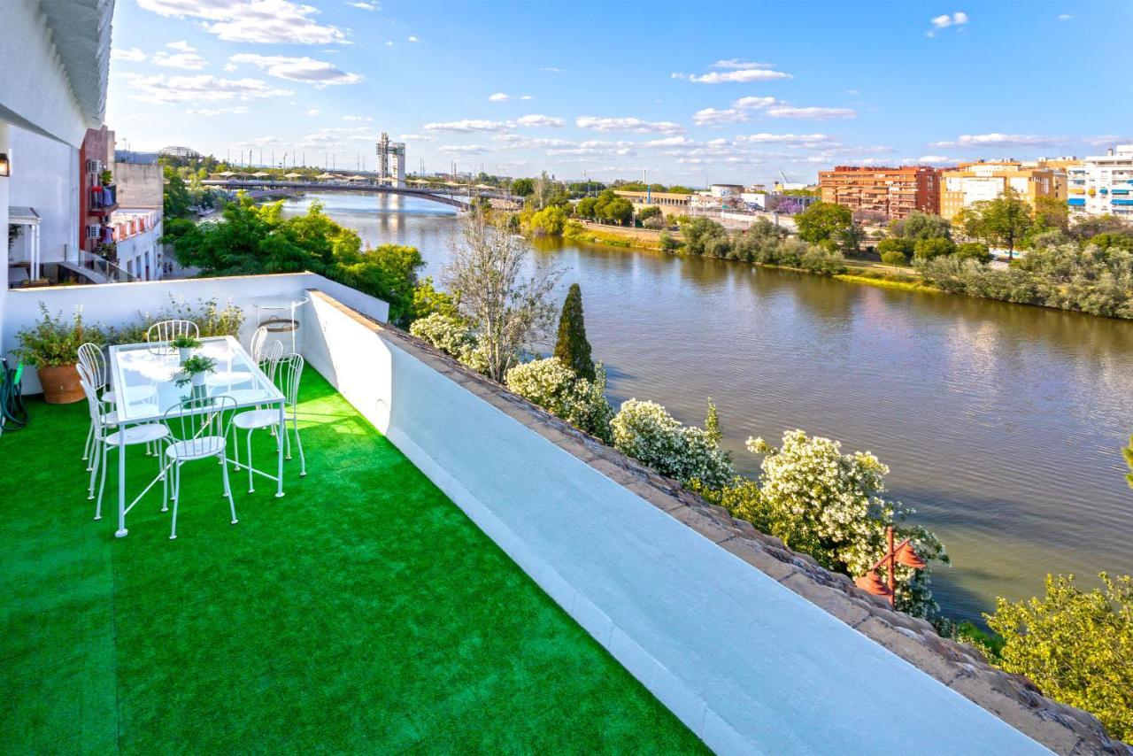 Genteel Castilla Terrace Apartment *