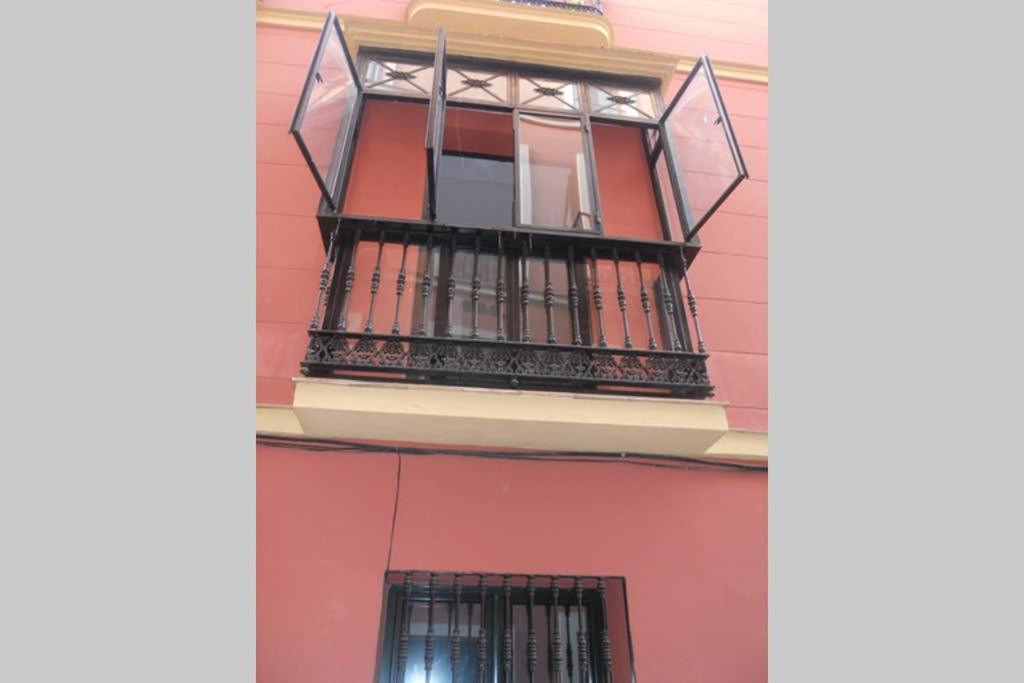 Cheap & Chic In The Center Of Apartment Seville
