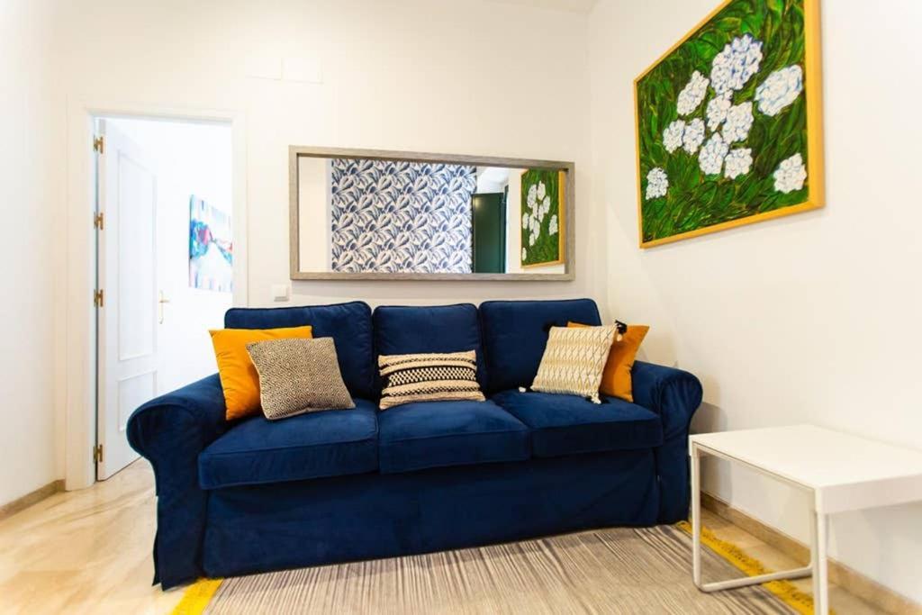 Cheap & Chic In The Center Of Apartment