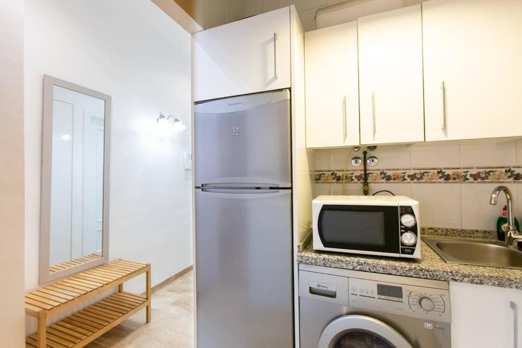 Cheap & Chic In The Center Of Apartment