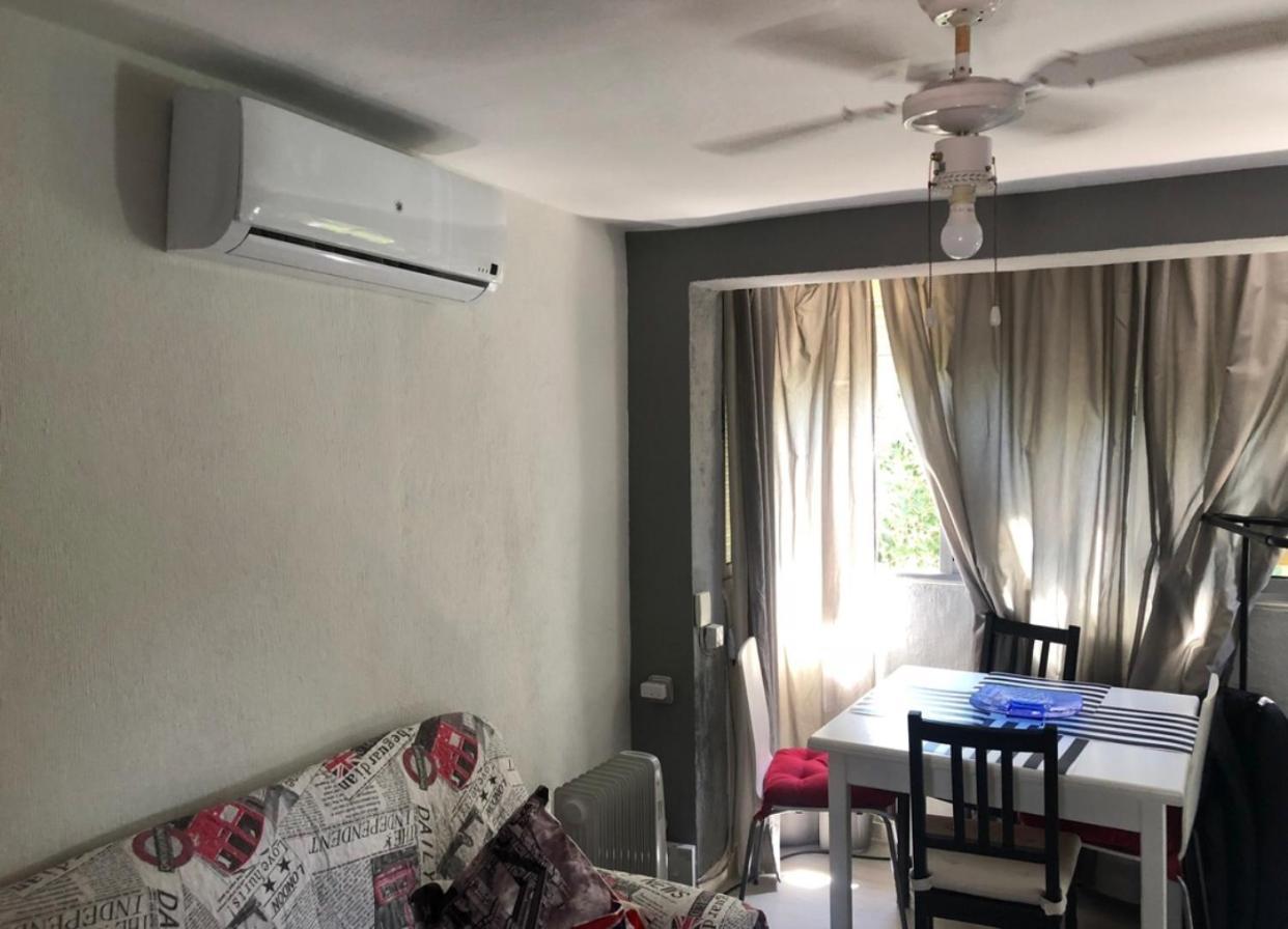 Apartment 1 Y Salon Con Sofa Cama Bien Comunicado Con El Centro