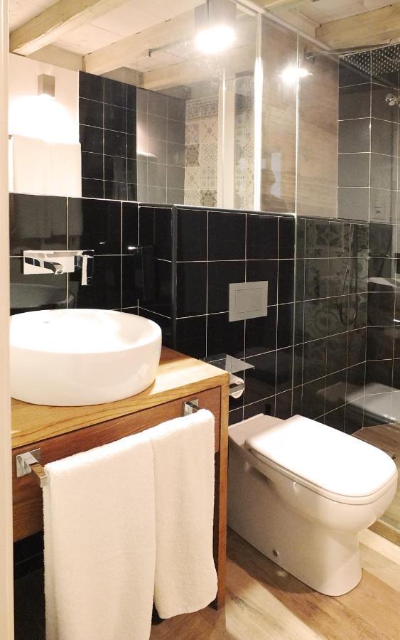 Architecture & Design In Triana Apartment Seville