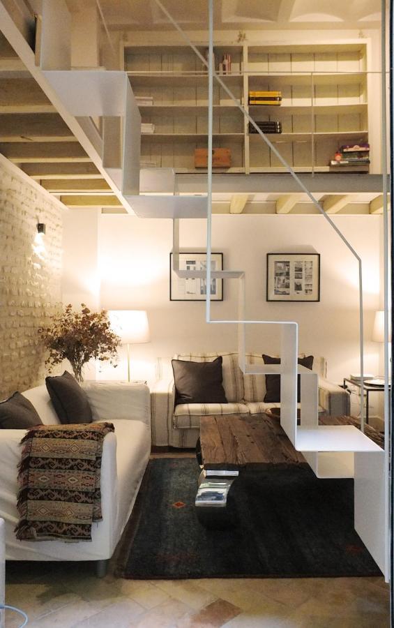 Architecture & Design In Triana Apartment Seville