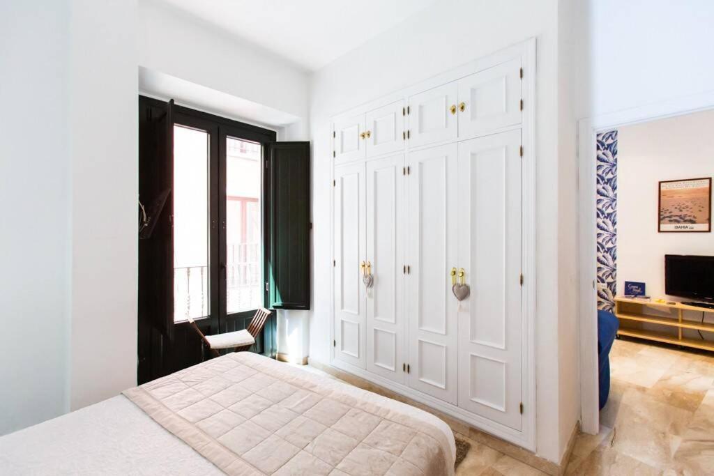Cheap & Chic In The Center Of Apartment