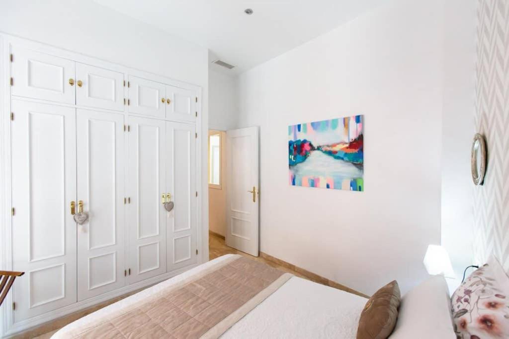 Apartment Cheap & Chic In The Center Of