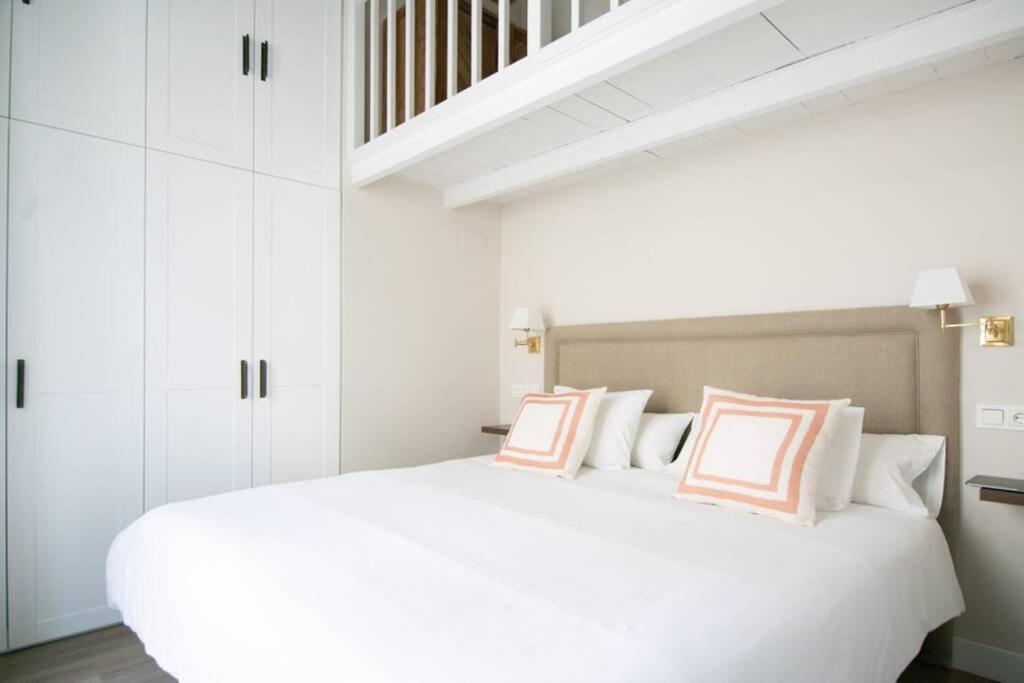 Apartment G12 Trendy And Comfy Bright Loft Meters From Bullring And Trianas Bridge, Galera Street *