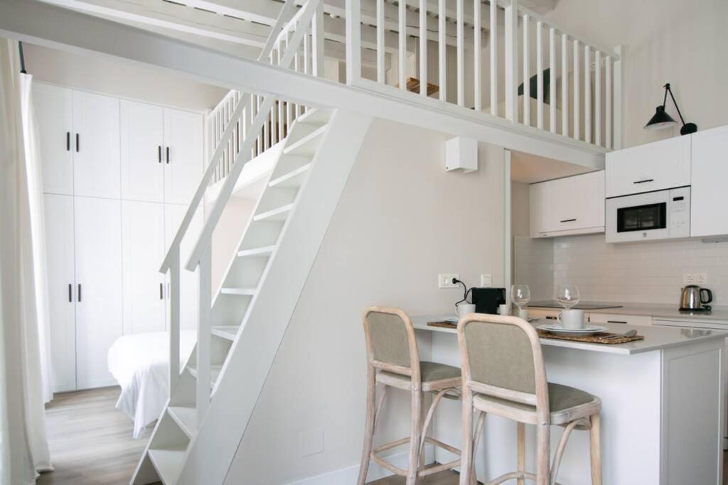 Apartment G12 Trendy And Comfy Bright Loft Meters From Bullring And Trianas Bridge, Galera Street