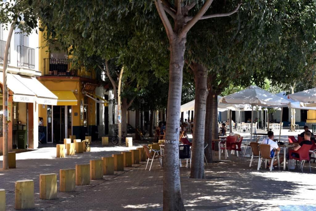 Alameda De Hercules, Gate Of Center * Seville