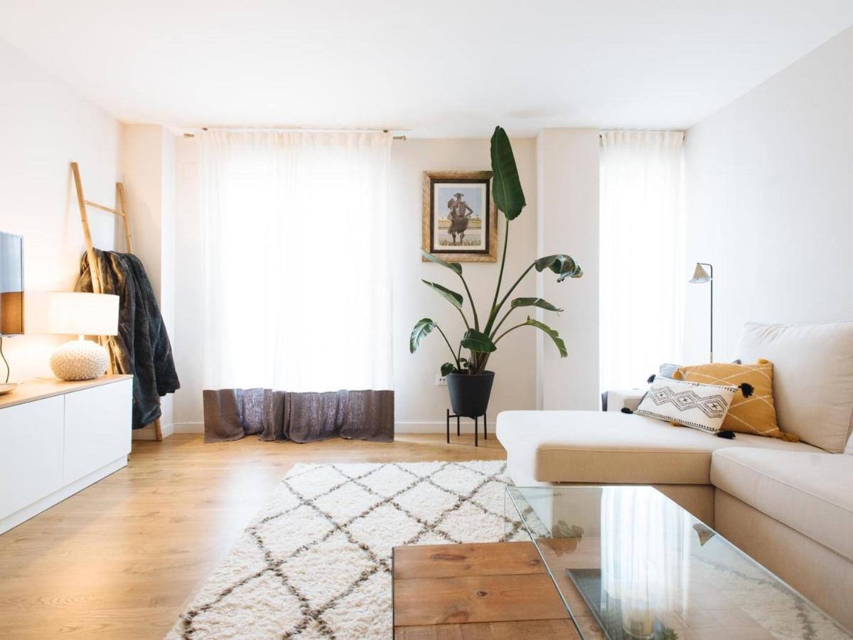 Apartment Pz Triana Amplio, Moderno Y Luminoso 2d 2b