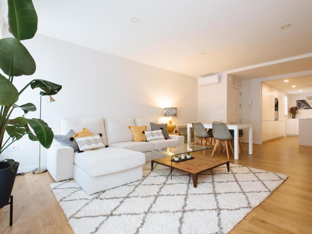 Pz Triana Amplio, Moderno Y Luminoso 2d 2b Apartment