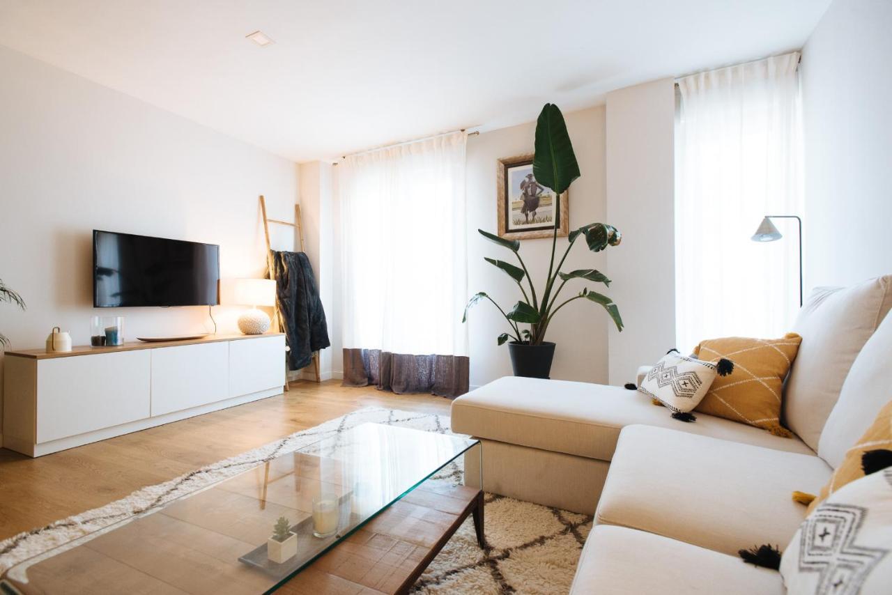Pz Triana Amplio, Moderno Y Luminoso 2d 2b Apartment *