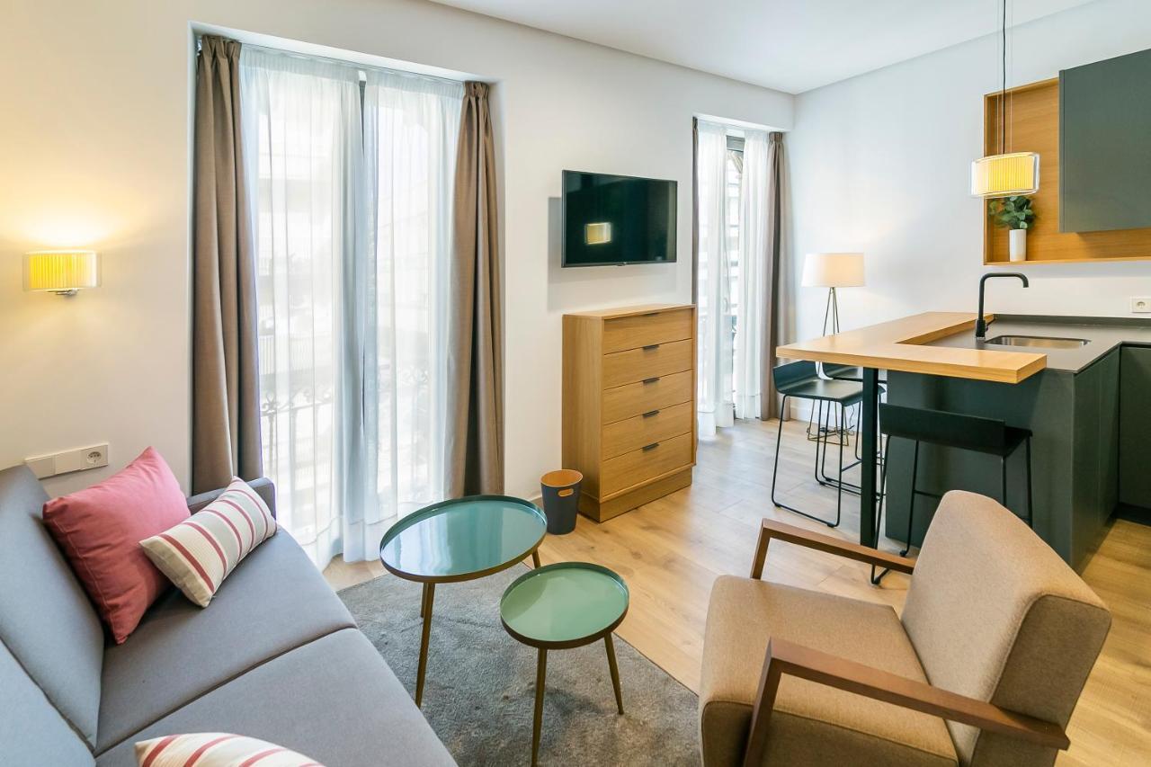 Aparthotel Aquitania