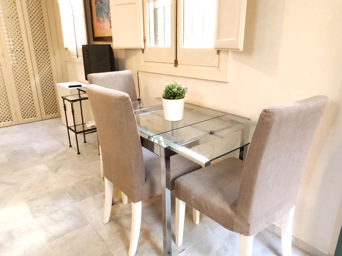Apartamento Homeyseville-bright At Santa Cruz 4 Pax, Parking Optional Sevilla
