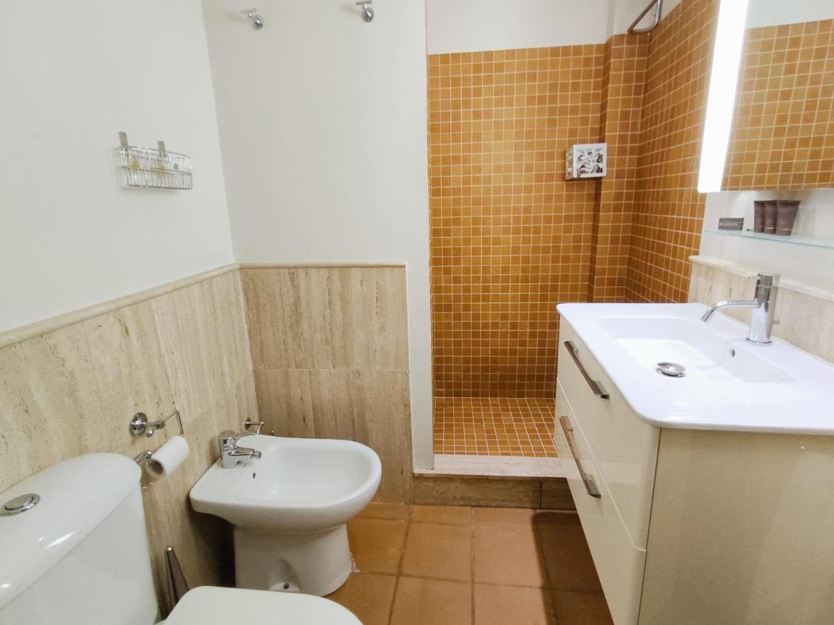 Apartamento Homeyseville-bright At Santa Cruz 4 Pax, Parking Optional *