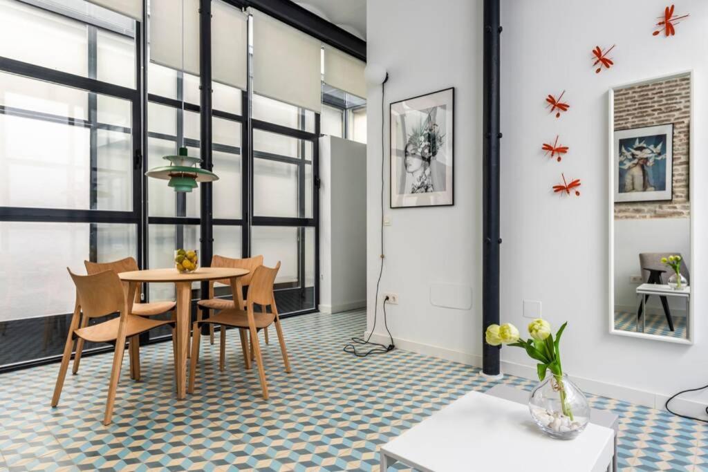 Apartment Pop Art, Alameda De Hercules,loft Casco Antiguo