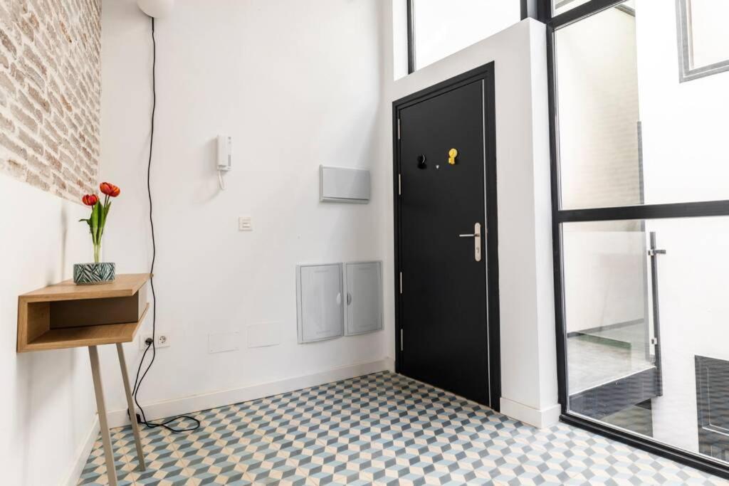 Apartment Pop Art, Alameda De Hercules,loft Casco Antiguo *