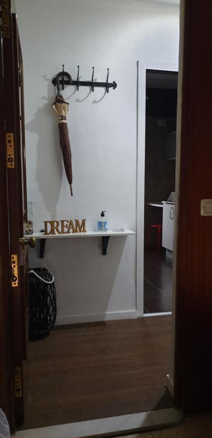Apartment ,piso Completo En Buena Zona,wifi Y Aparcamiento Seville