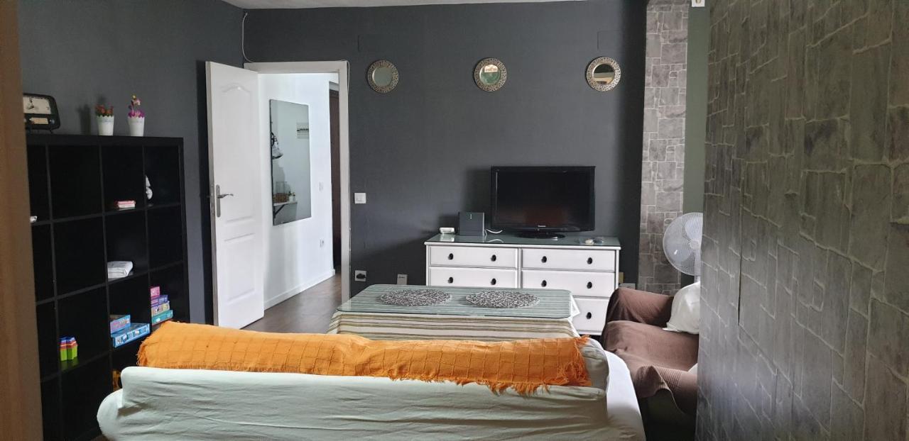 Apartment ,piso Completo En Buena Zona,wifi Y Aparcamiento Seville