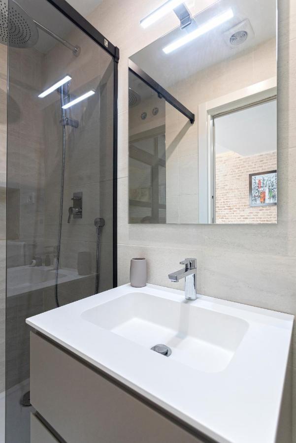 Genteel Castilla Terrace Apartment *