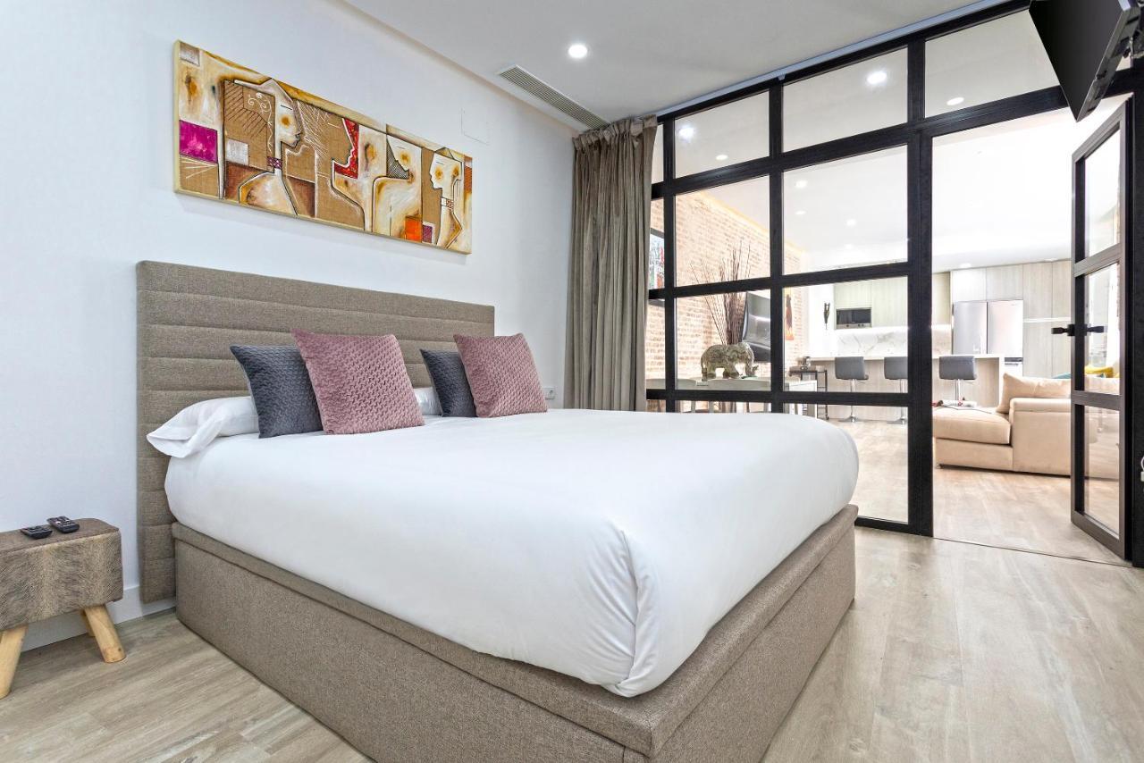Genteel Castilla Terrace Apartment *