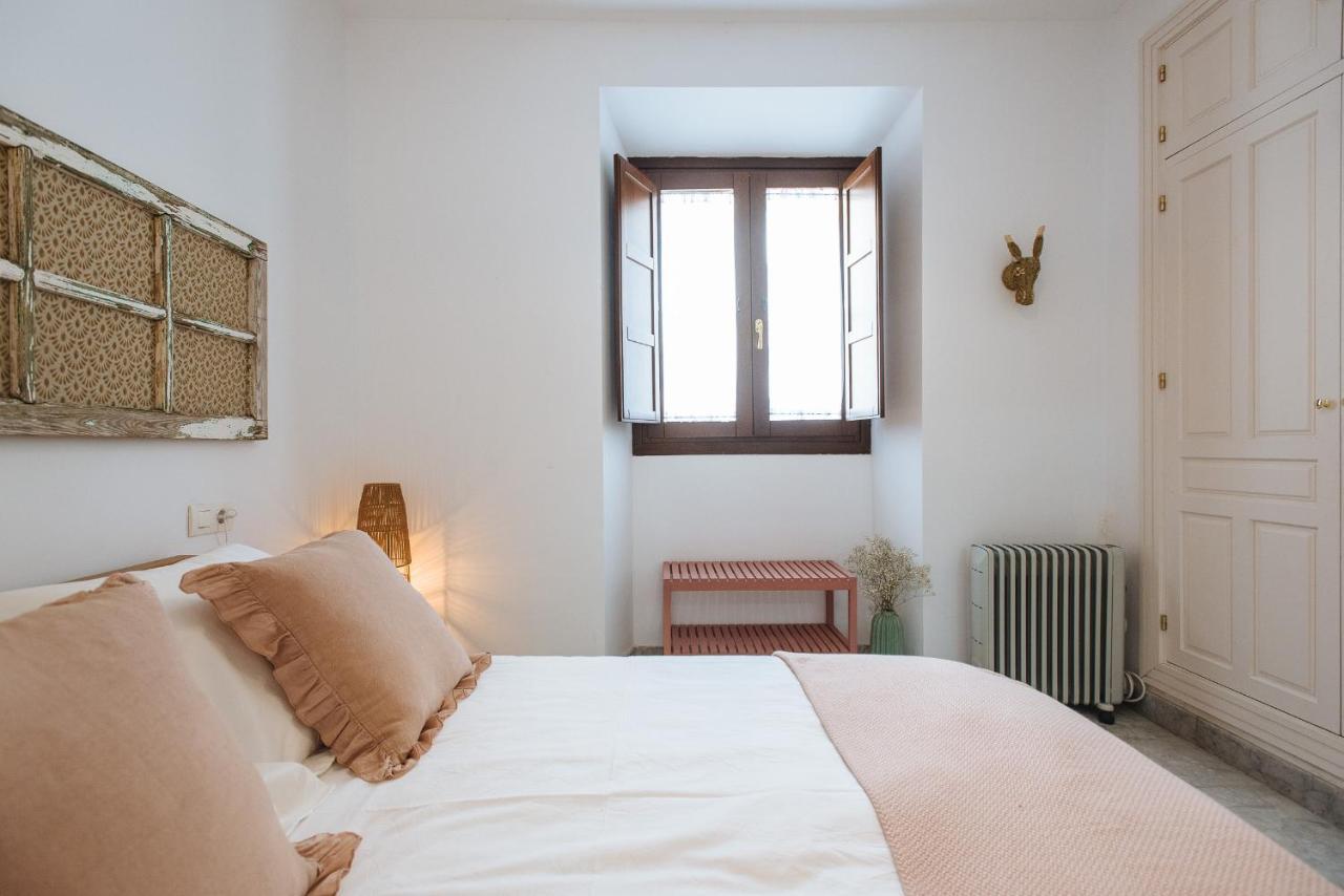 Apartment In Former Monastery With Patio In City Centre Free Parking Seville