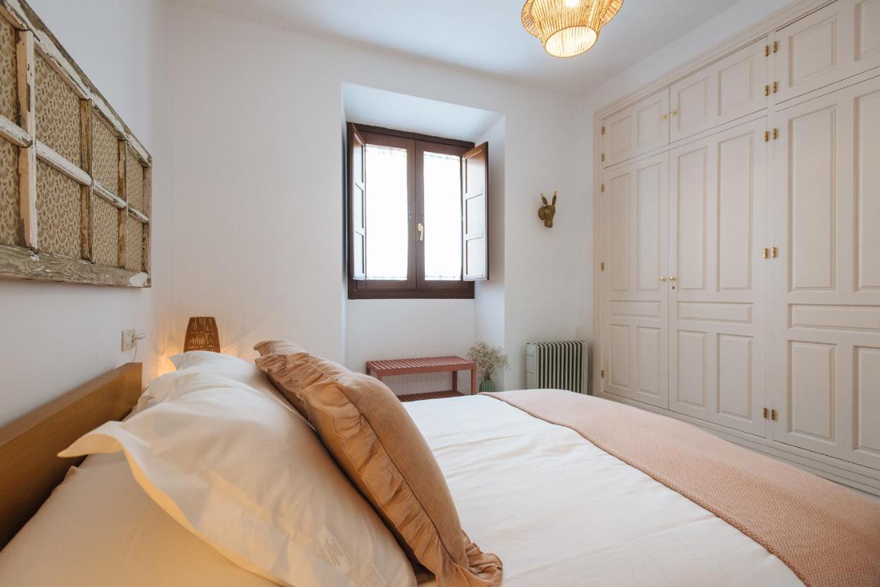 Apartment In Former Monastery With Patio In City Centre Free Parking Seville