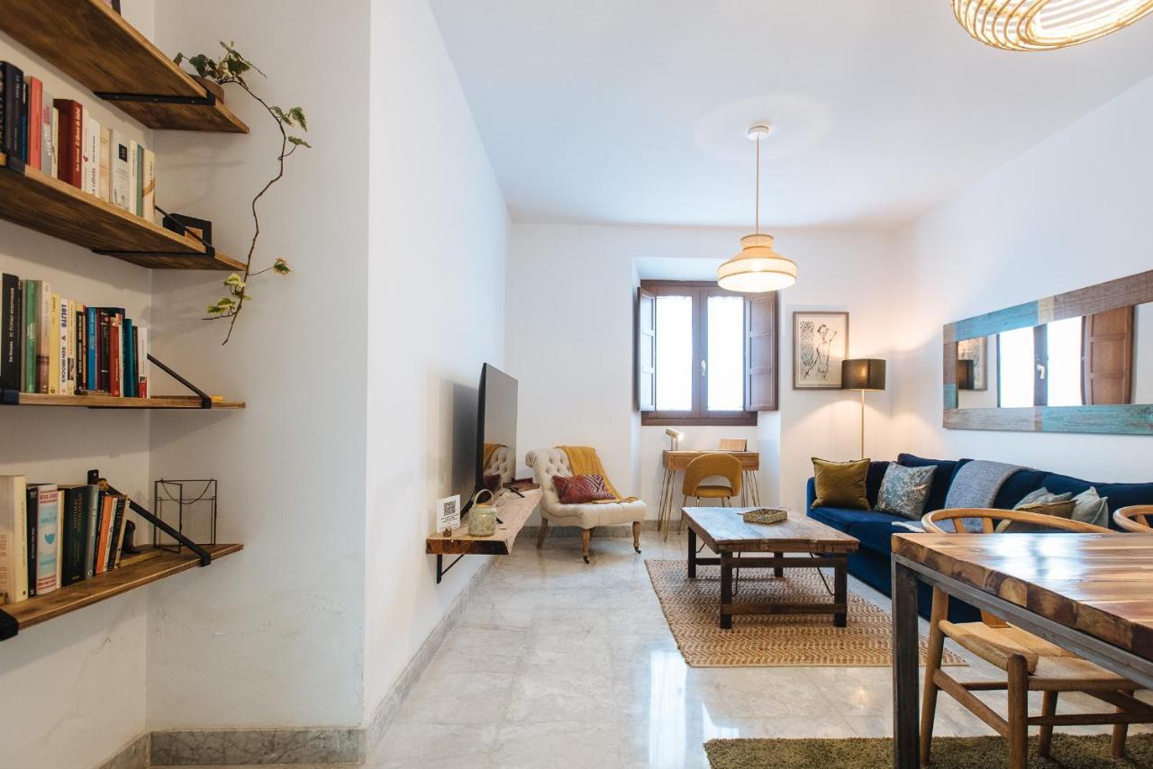 Apartment In Former Monastery With Patio In City Centre Free Parking Seville